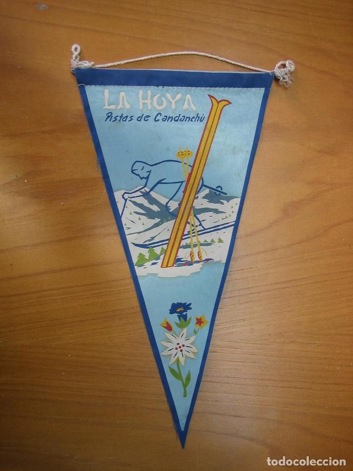 Galhardetes de cole&ccedil;&atilde;o: Antiguo banderin. La Hoya. Pista en Candanchu