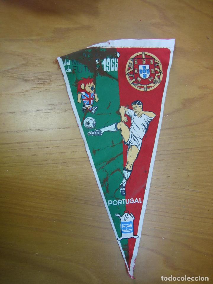 Fanions de collection: Antiguo banderin de f&uacute;tbol. Mundial de Inglaterra. Portugal