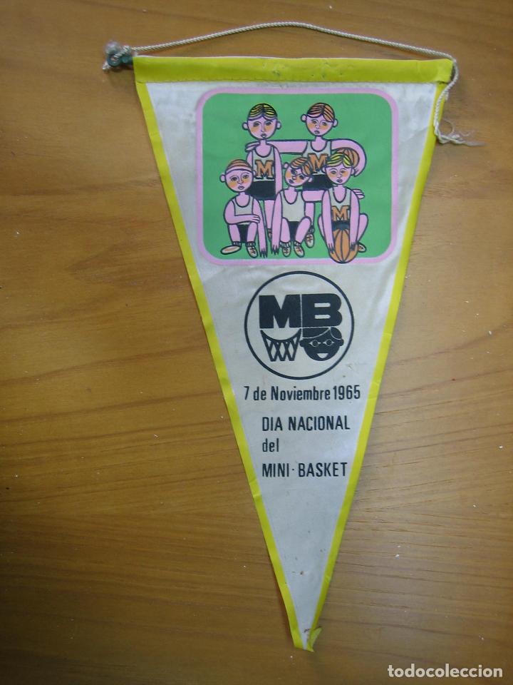 Fanions de collection: Antiguo banderin . Deportes. D&iacute;a Nacional del mini-Basket 1965