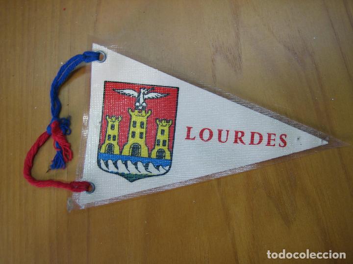 Bandierine di collezione: Antiguo banderin peque&ntilde;o. Lurdes