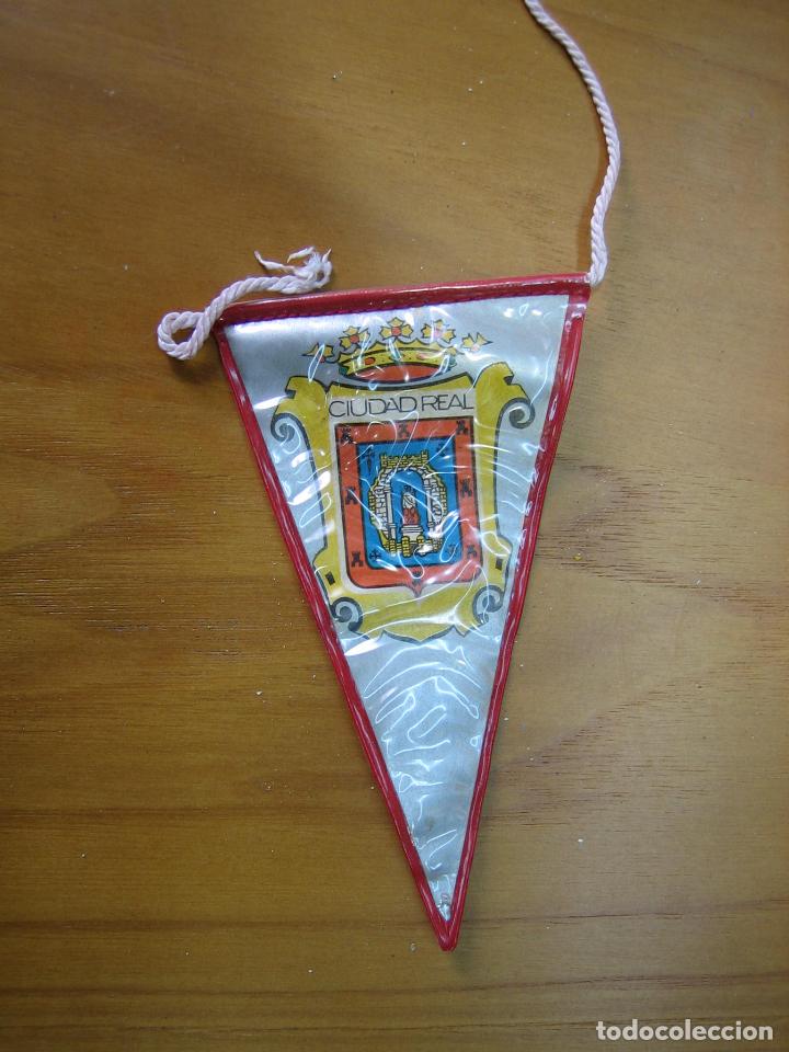 Bandierine di collezione: Antiguo banderin peque&ntilde;o. Ciudad Real