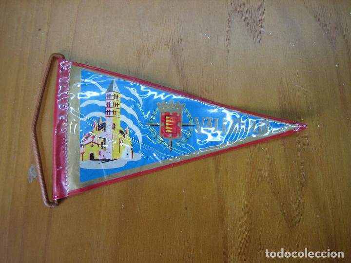 Bandierine di collezione: Antiguo banderin peque&ntilde;o. Valladolid