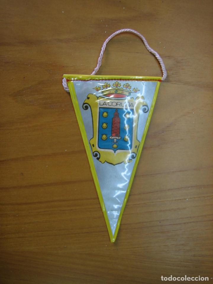Bandierine di collezione: Antiguo banderin peque&ntilde;o.Coru&ntilde;a