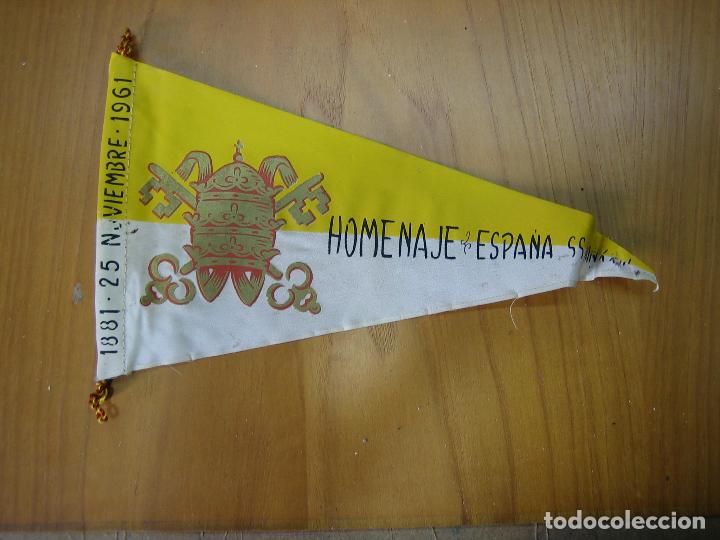 Fanions de collection: Antiguo banderin a&ntilde;os 60. Homenaje Espa&ntilde;a al Papa