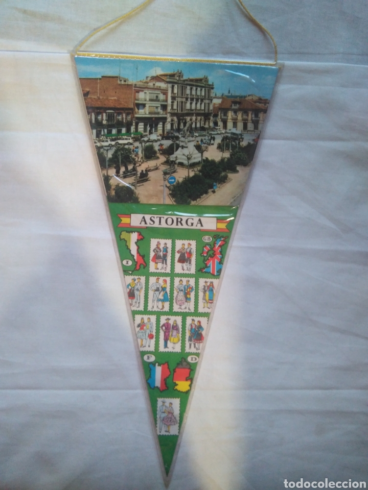 Fanions de collection: BANDER&Iacute;N ASTORGA LE&Oacute;N A&Ntilde;OS 60 28 CM