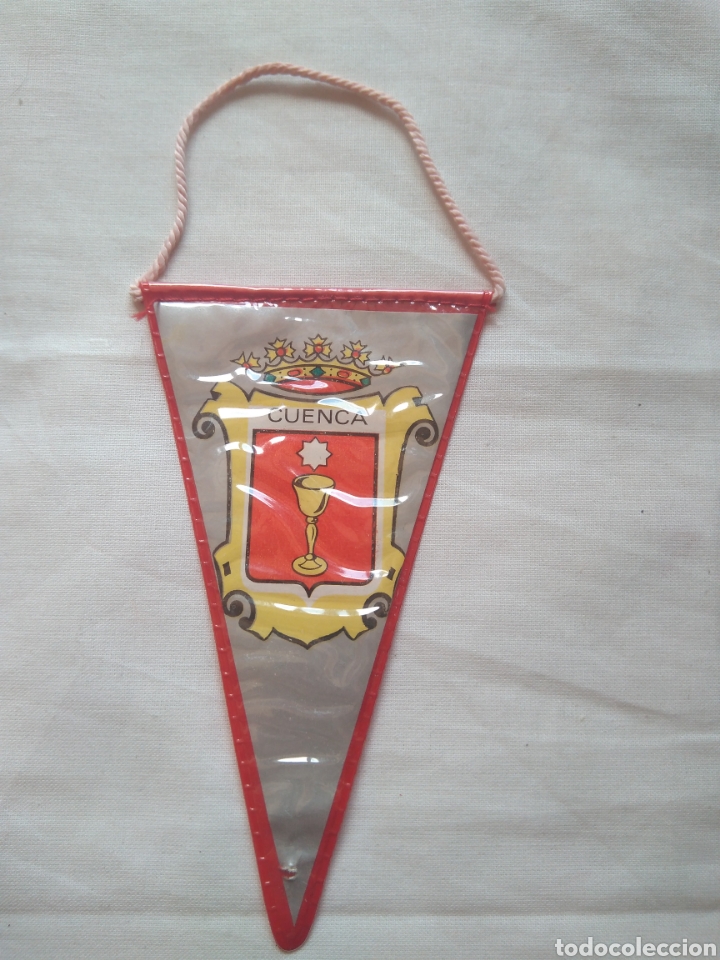 Fanions de collection: BANDER&Iacute;N CUENCA PLASTIFICADO A&Ntilde;OS 60 -12 CM