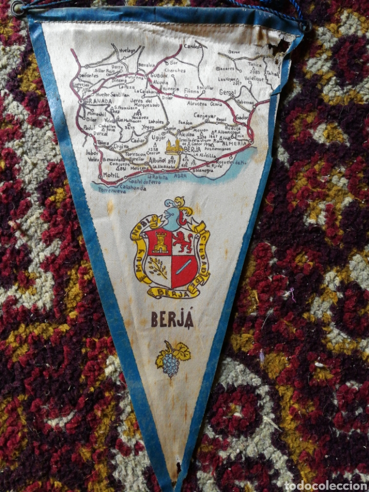 Fanions de collection: ANTIGUO BANDER&Iacute;N TELA BERJA (ALMERIA).