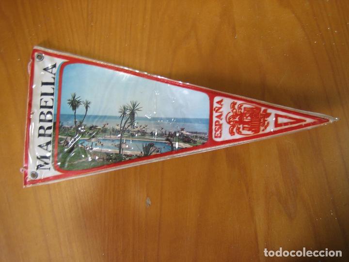 Fanions de collection: Antiguo bander&iacute;n. Marbella