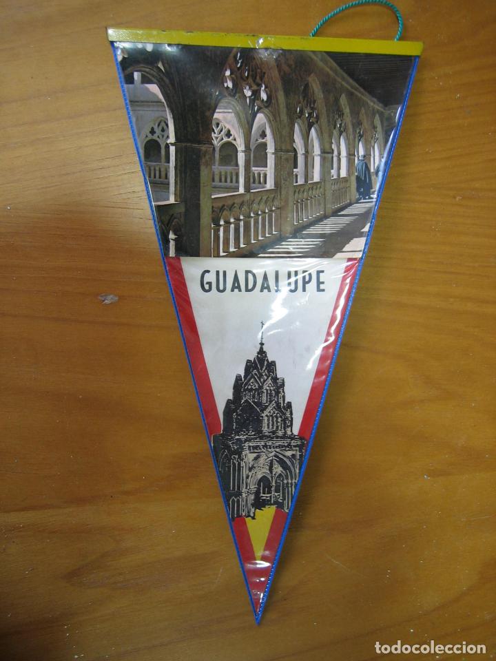 Fanions de collection: Antiguo bander&iacute;n. Guadalupe