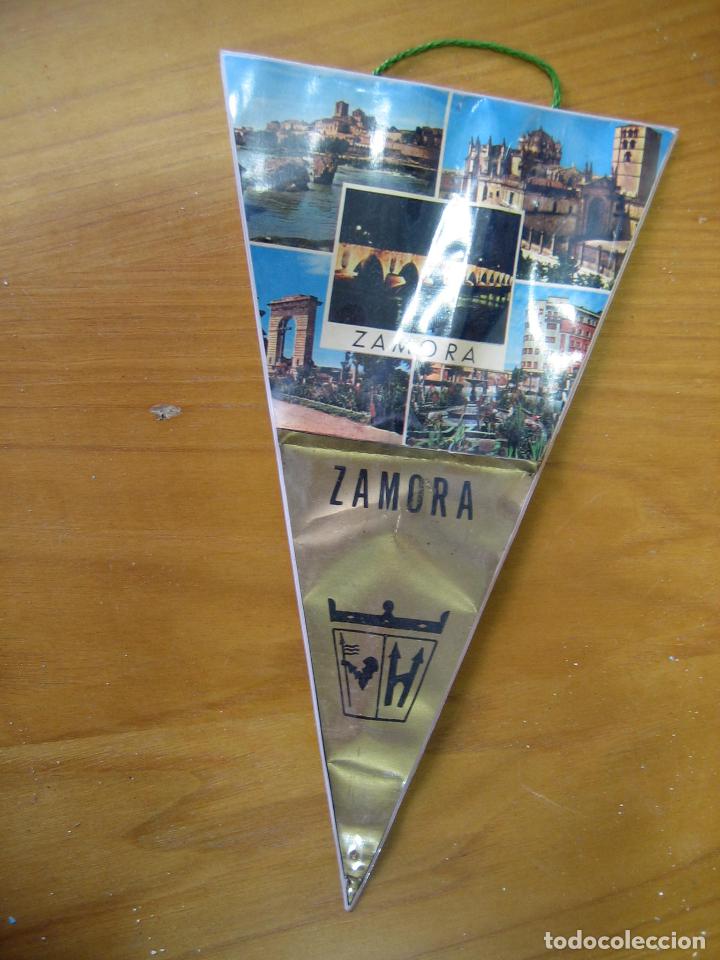 Fanions de collection: Antiguo bander&iacute;n. Zamora