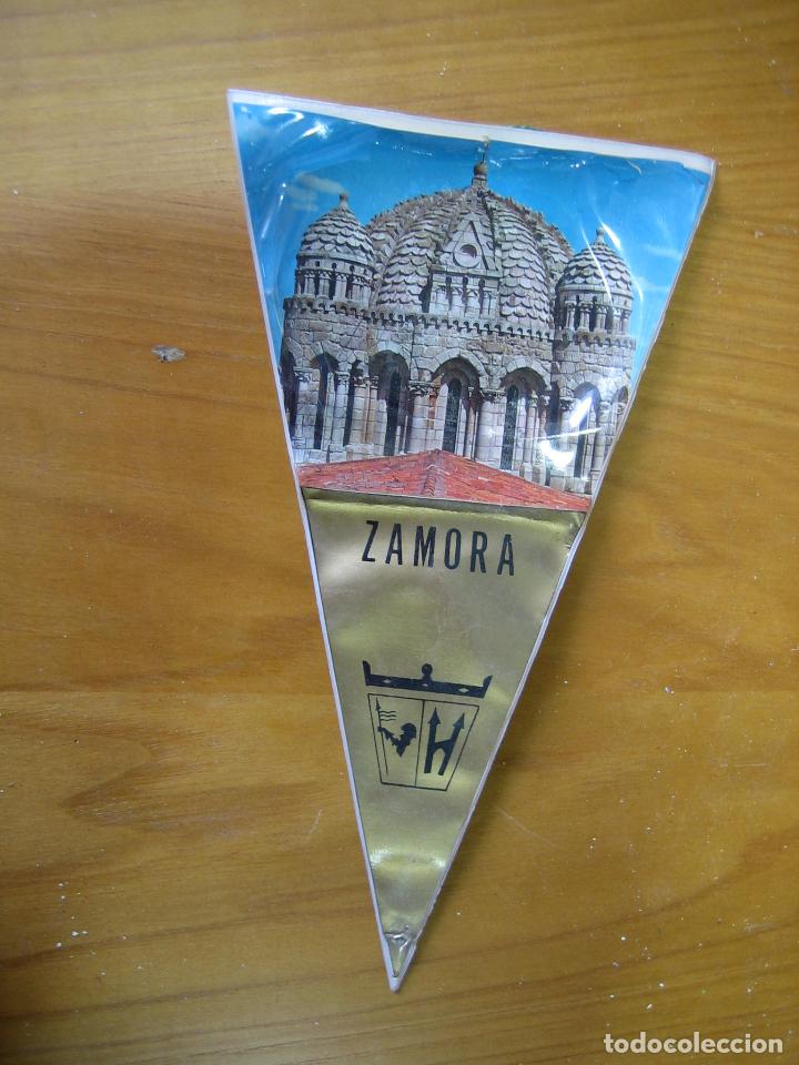 Fanions de collection: Antiguo bander&iacute;n. Zamora