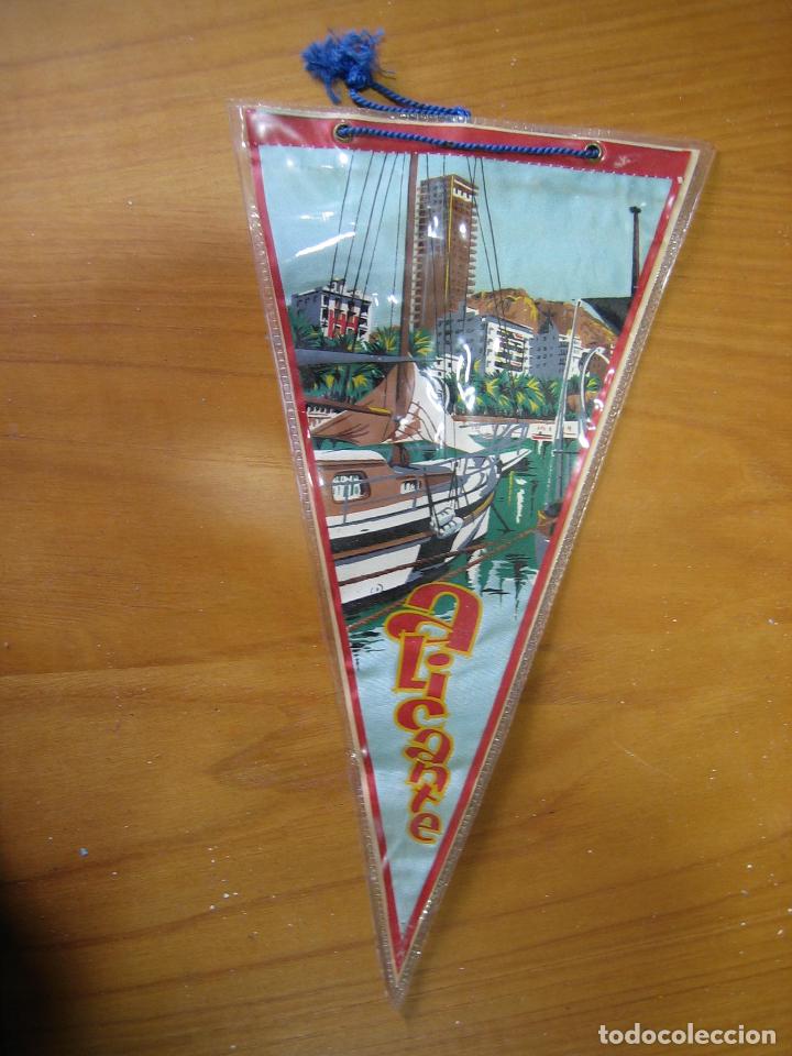 Fanions de collection: Antiguo bander&iacute;n. Alicante