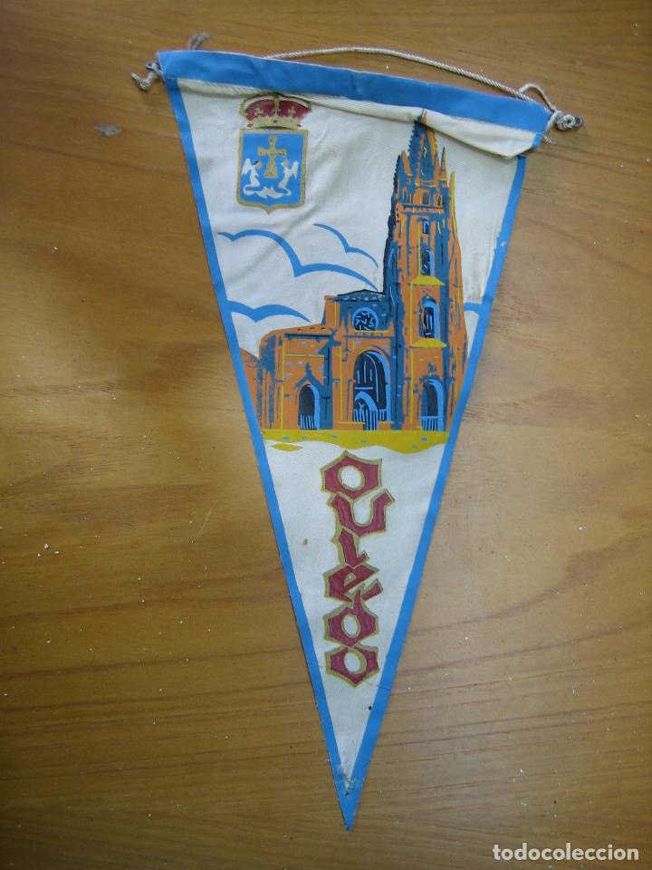 Sammlung von Wimpeln: Antiguo bander&iacute;n. Oviedo