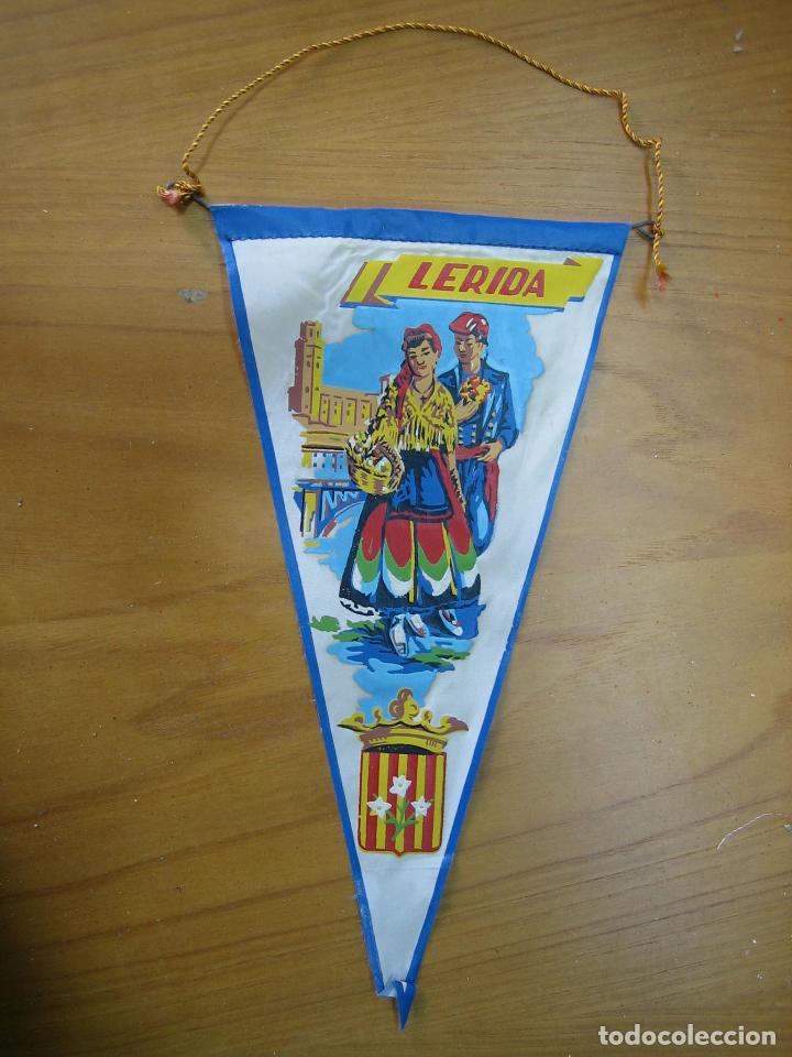 Sammlung von Wimpeln: Antiguo bander&iacute;n tur&iacute;stico. L&eacute;rida