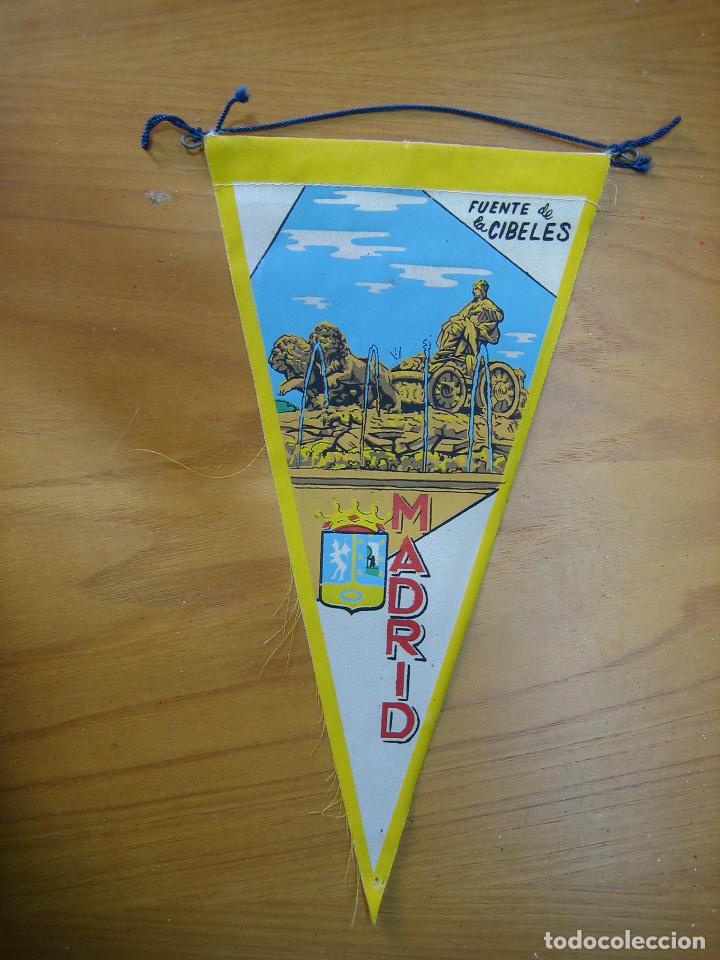 Galhardetes de cole&ccedil;&atilde;o: Antiguo bander&iacute;n tur&iacute;stico. Madrid