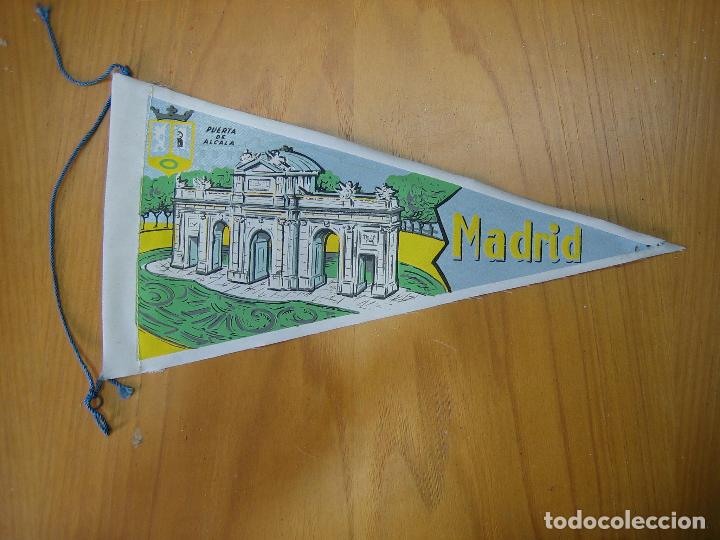 Galhardetes de cole&ccedil;&atilde;o: Antiguo bander&iacute;n tur&iacute;stico. Madrid