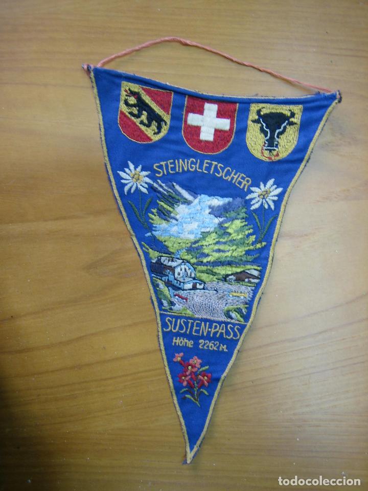 Fanions de collection: Antiguo bander&iacute;n tur&iacute;stica. Suiza