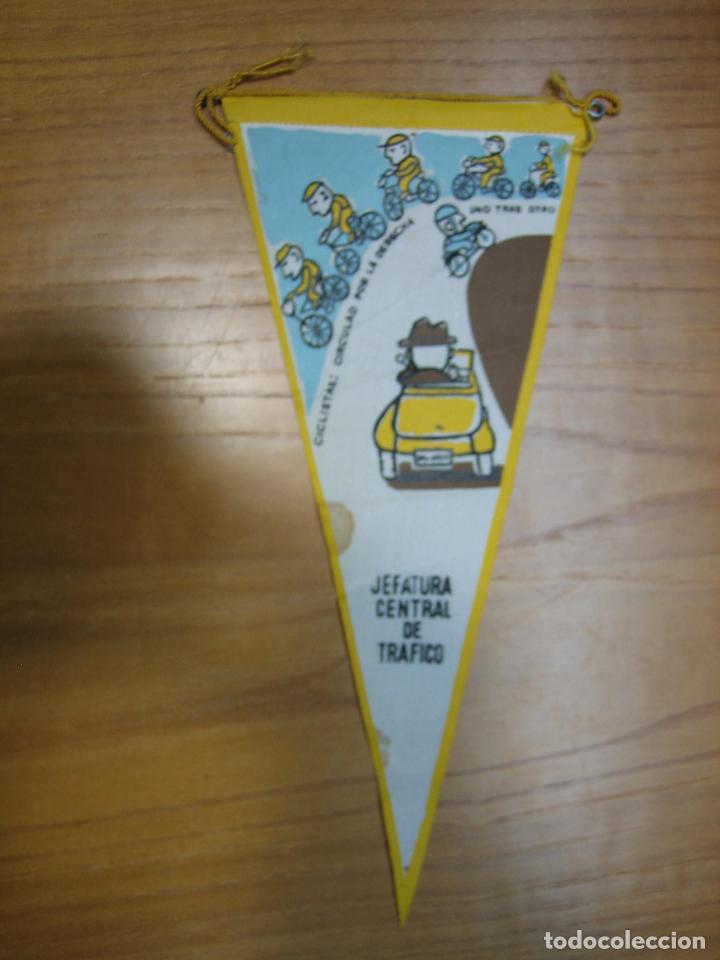 Fanions de collection: Antiguo banderin jefatura central de trafico