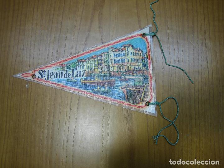 Sammlung von Wimpeln: Antiguo banderin tur&iacute;stico Sant Jean de Luz