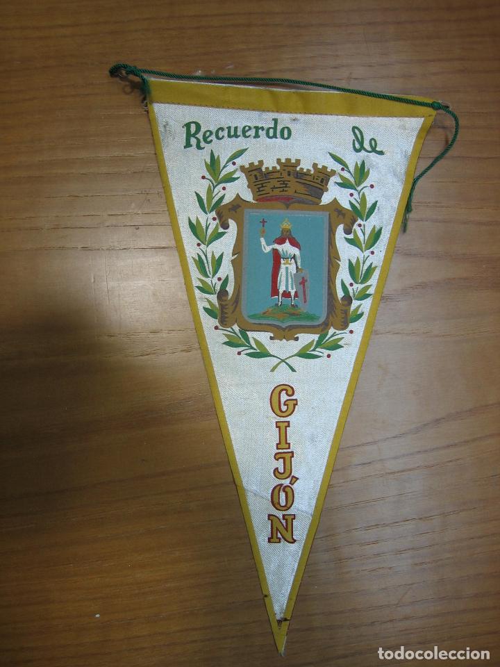 Sammlung von Wimpeln: Antiguo banderin turistico Gij&oacute;n