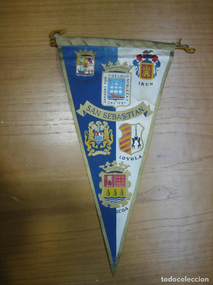 Sammlung von Wimpeln: Antiguo banderin tur&iacute;stico . San Sebastian