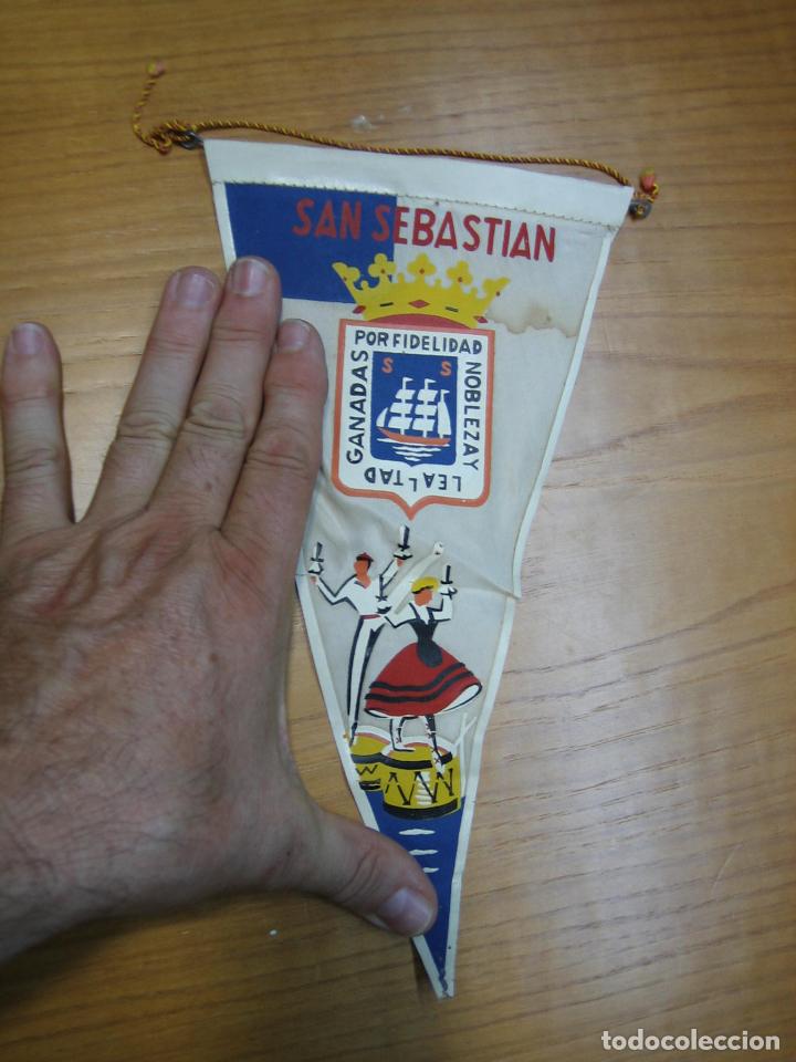 Sammlung von Wimpeln: Antiguo banderin tur&iacute;stico . San Sebastian