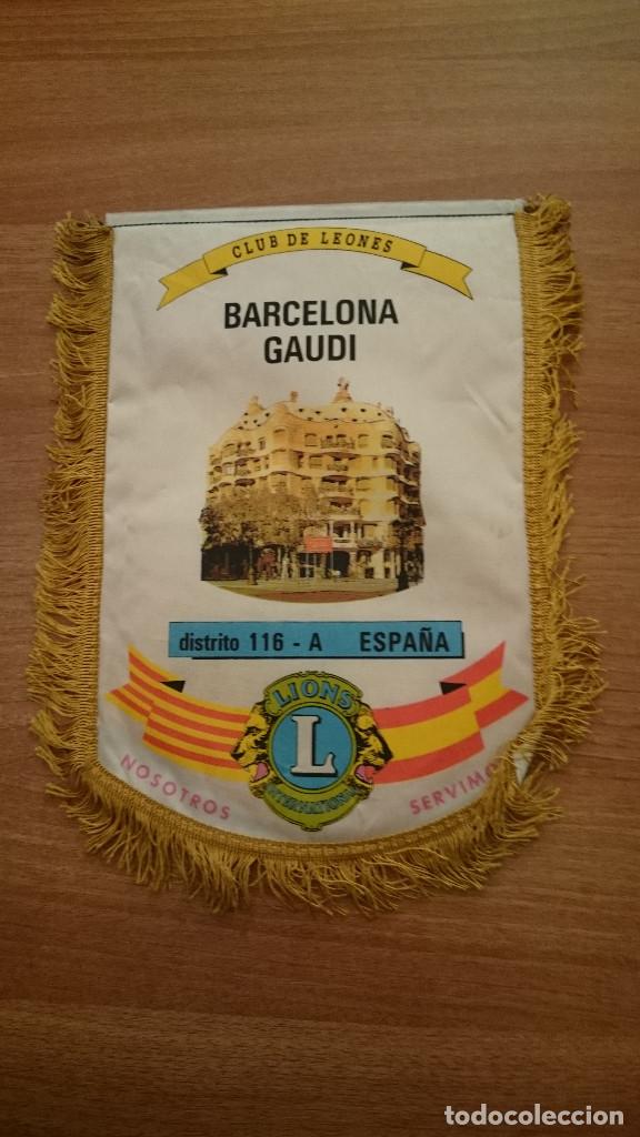 Banderines de colecci&oacute;n: BANDERIN CLUB DE LIONES BARCELONA GAUDI DISTRITO 116-A  ESPA&Ntilde;A