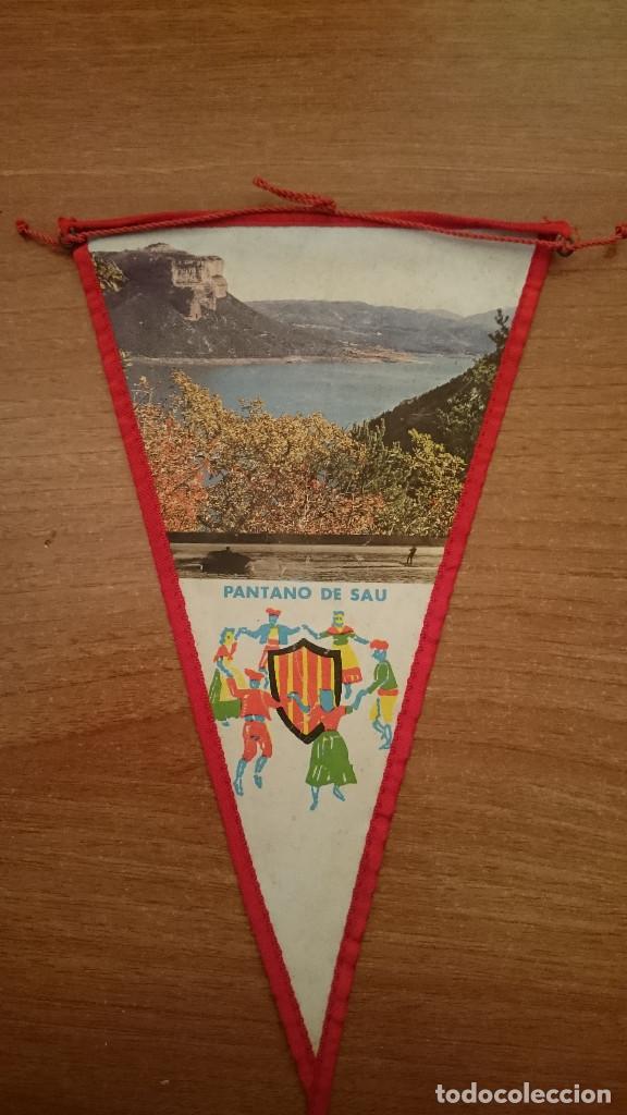 Sammlung von Wimpeln: BANDERIN PANTANO DE SAU