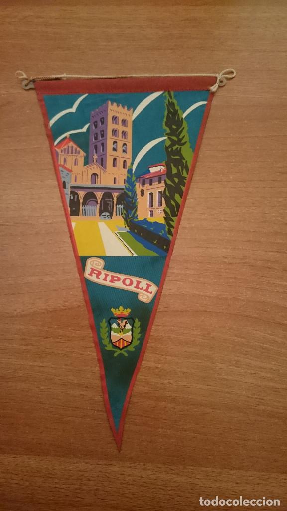 Sammlung von Wimpeln: BANDERIN DE RIPOLL