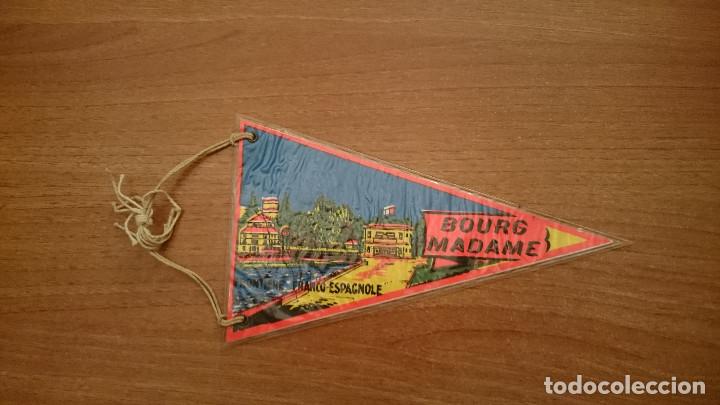 Bandierine di collezione: BANDERIN DE BOURG MADAME