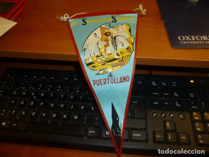 Banderines de colecci&oacute;n: banderin de semana santa de puertollano y bendicenos, en tela