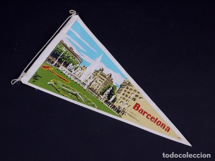 Sammlung von Wimpeln: BARCELONA TURISMO