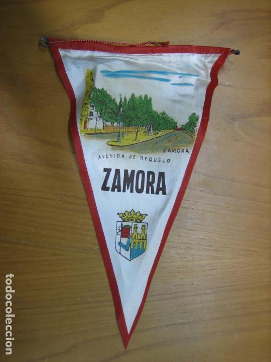 Sammlung von Wimpeln: Antiguo bander&iacute;n de Zamora