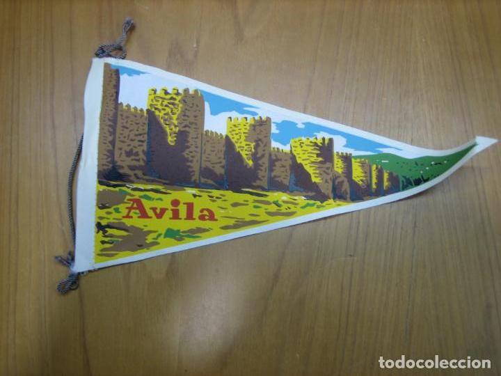 Sammlung von Wimpeln: Antiguo bander&iacute;n de Avila