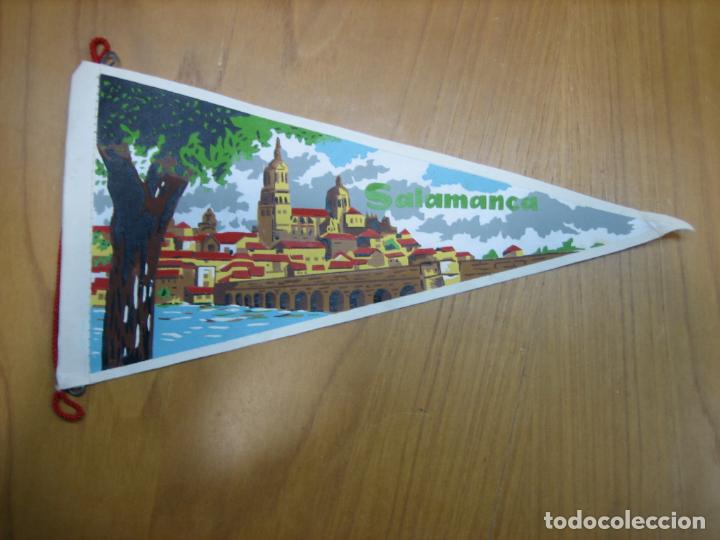 Sammlung von Wimpeln: Antiguo bander&iacute;n de Salamanca