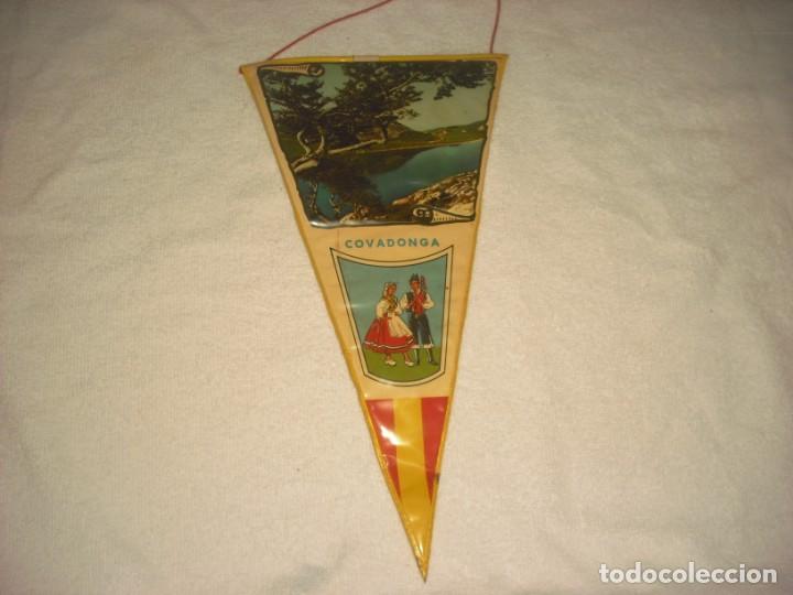 Bandierine di collezione: ANTIGUO BANDERIN DE COVADONGA