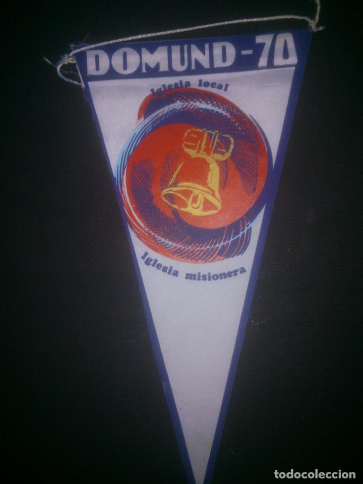 Bandierine di collezione: INTERESANTE BANDERIN DEL DOMUND MISIONERA 1970