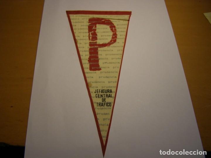Bandierine di collezione: Banderin de la Jefatura central de tr&aacute;fico, Espa&ntilde;a, a&ntilde;os 1960. Prudencia.