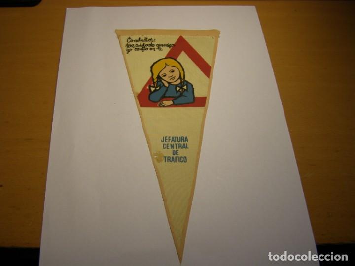 Bandierine di collezione: Banderin de la Jefatura central de tr&aacute;fico, Espa&ntilde;a, a&ntilde;os 1960. Ni&ntilde;o.