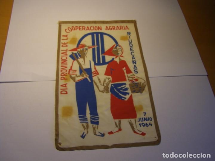 Sammlung von Wimpeln: Banderin dia provincial cooperaci&oacute;n agraria, Riudecanyes, Tarragona, a&ntilde;o 1964.