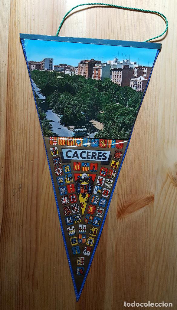Galhardetes de cole&ccedil;&atilde;o: Banderin de Caceres...