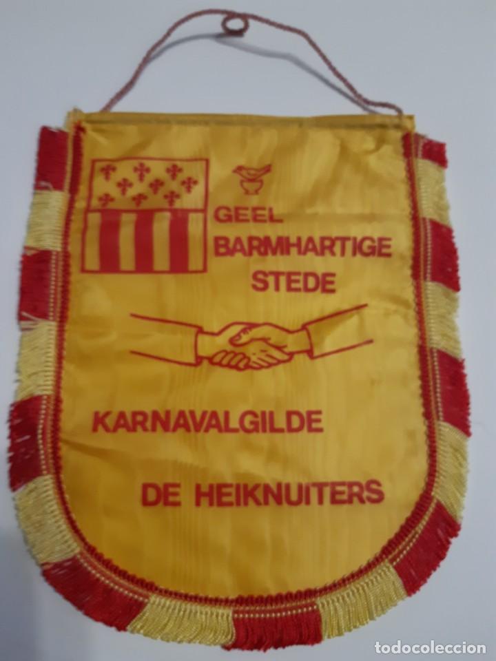Bandierine di collezione: BANDER&Iacute;N CARNAVAL BELGICA. DE HEIKNUITERS