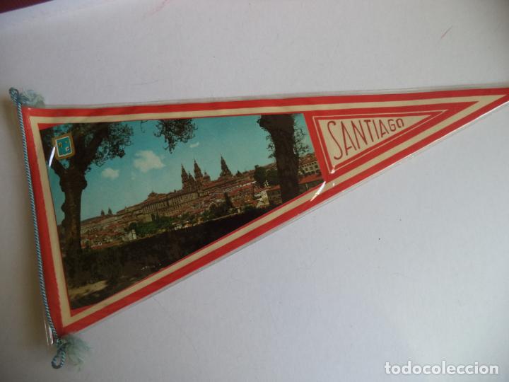 Bandierine di collezione: BANDERIN SANTIAGO.REVERSO AGUILA DE SAN JUAN PLASTIFICADO