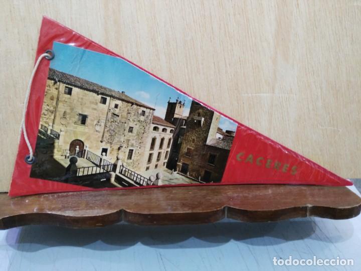 Banderines de colecci&oacute;n: Bander&iacute;n C&aacute;ceres