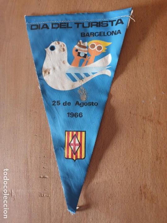 Banderines de colecci&oacute;n: DIA DEL TURISTA - BARCELONA  1966