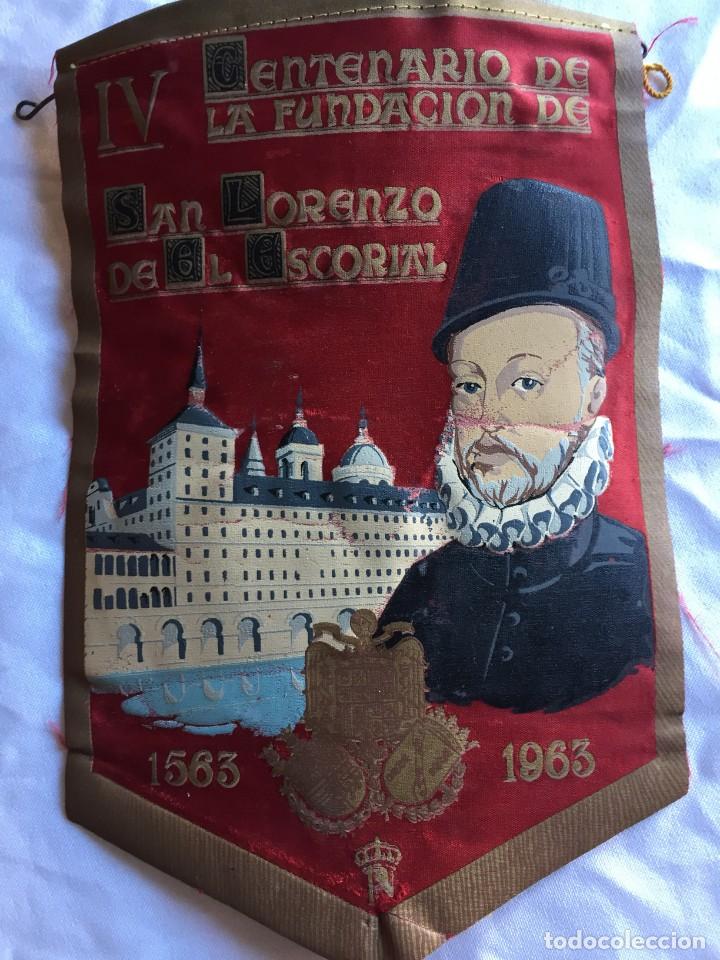 Sammlung von Wimpeln: IV CENTENARIO DE LA FUNDACI&Oacute;N DE SAN LORENZO DEL ESCORIAL