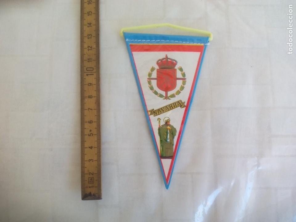 Collection pennants: ANTIGUO BANDER&Iacute;N DE NAVARRA, A&Ntilde;OS 60-70