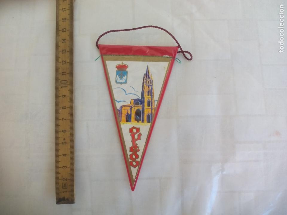 Collection pennants: ANTIGUO BANDER&Iacute;N DE OVIEDO, A&Ntilde;OS 60-70