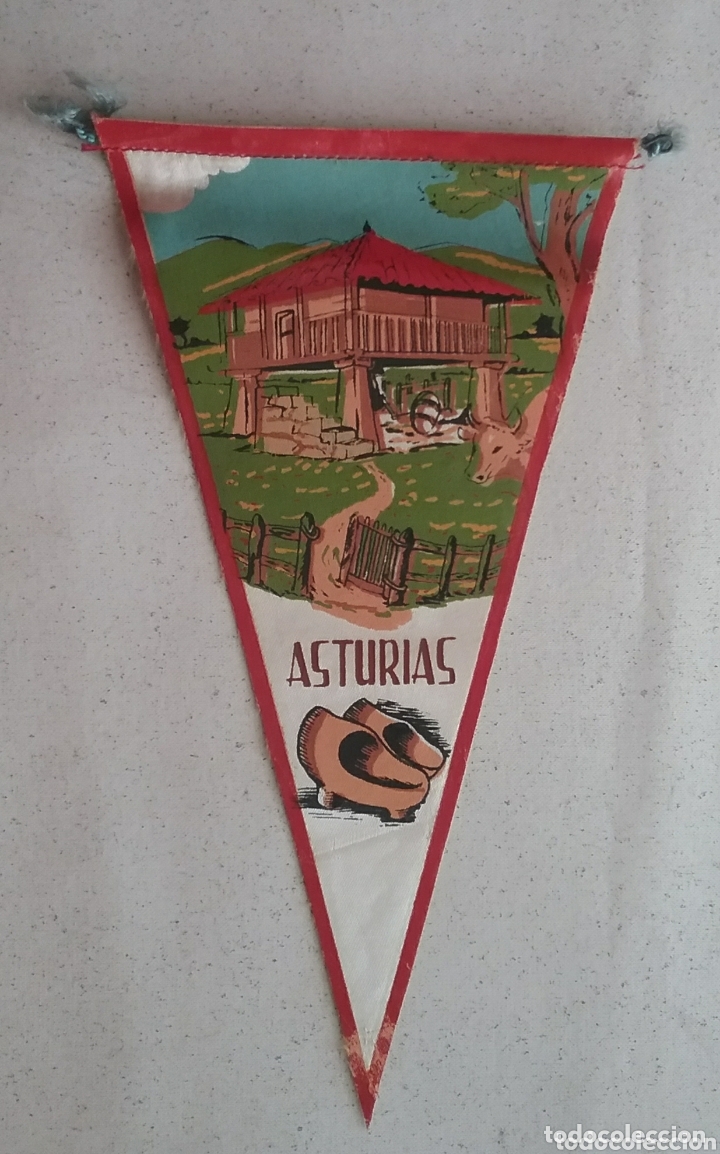 Sammlung von Wimpeln: ASTURIAS, BANDER&Iacute;N.