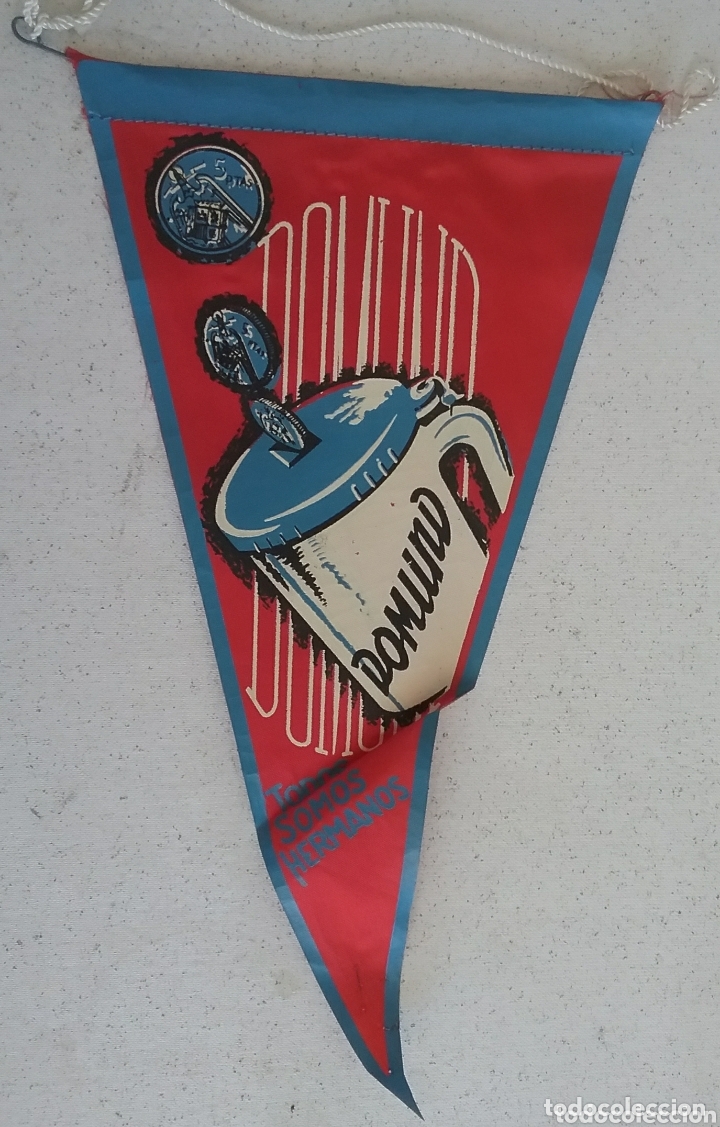 Sammlung von Wimpeln: DOMUND ,,todos somos hermanos,, BANDER&Iacute;N.